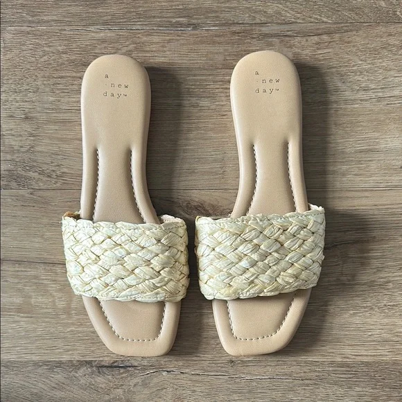 Size 8.5 A New Day Tan Woven Slide Sandals - Picture 1 of 3